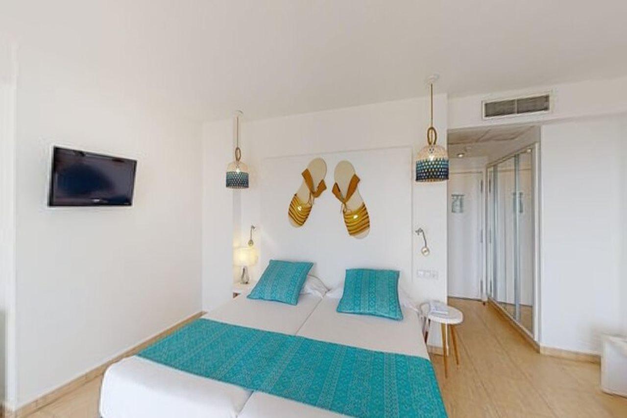 Aparthotel Tropic Garden Santa Eularia des Riu Luaran gambar
